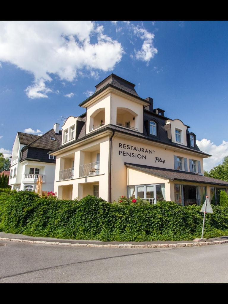 Pension A Restaurace Filip II Mariënbad Buitenkant foto